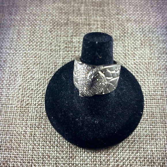 WOMENS RING - Picture 2 of 5